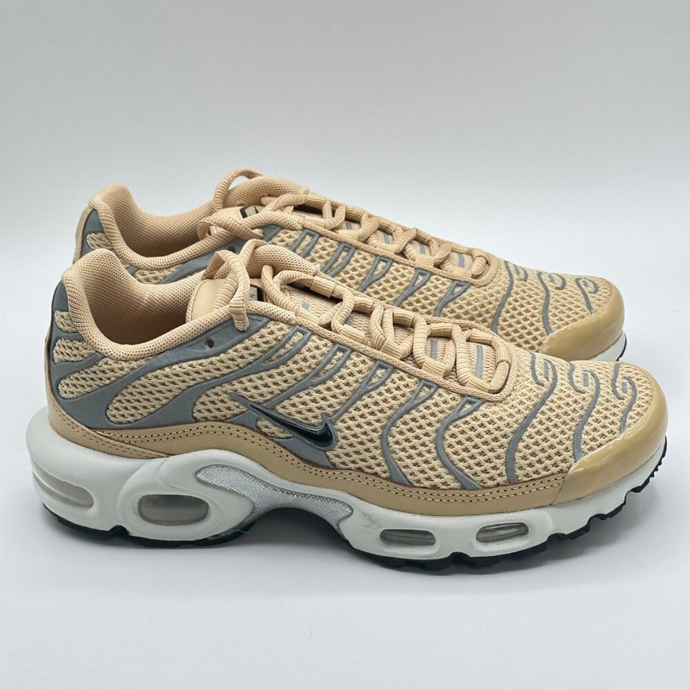 Women's Nike Air Max Plus TN  Sesame Silver Black Tuned Air FV8480-200 Size 6 - Picture 4 of 12